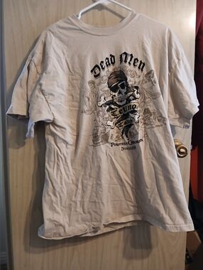 VINTAGE DISNEYLAND Pirates of The Caribbean Shirt SizeXL DEAD MEN TELL NO TALES
